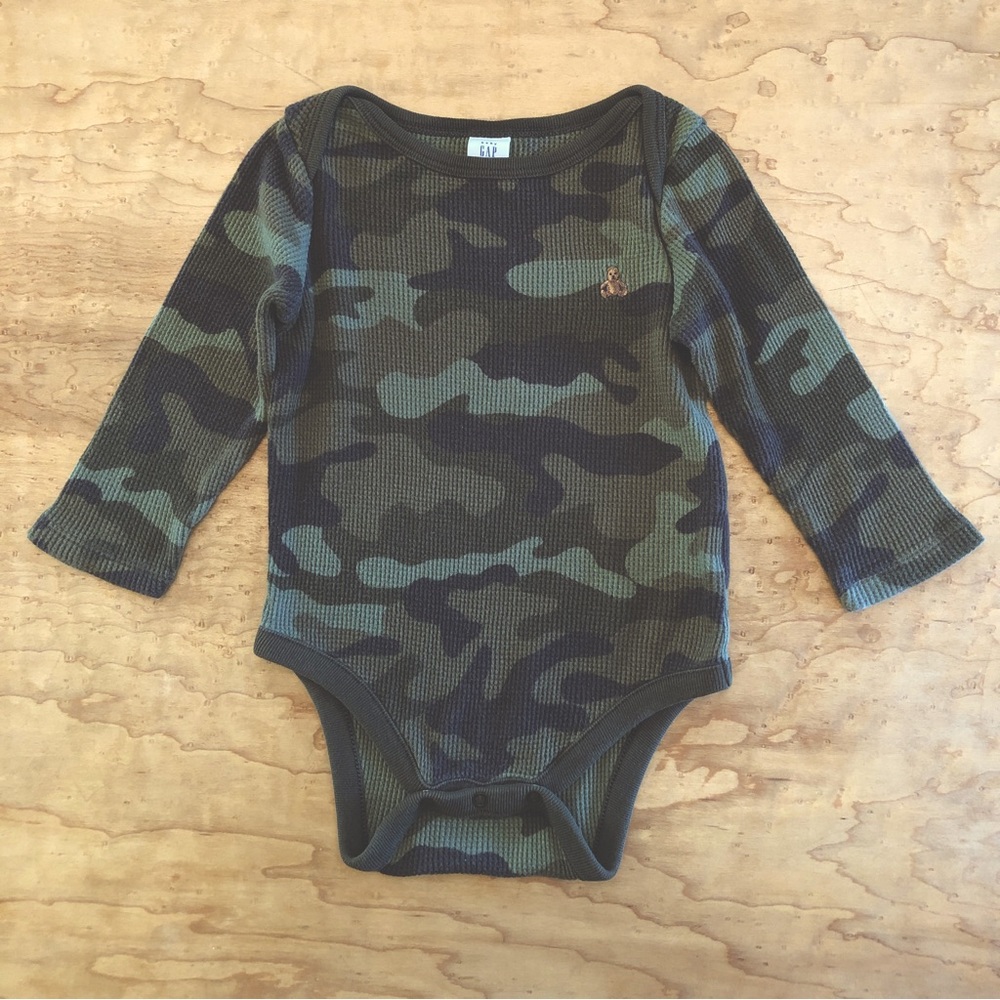 Baby Gap Camo Long-Sleeve Thermal Onesie 12-18M